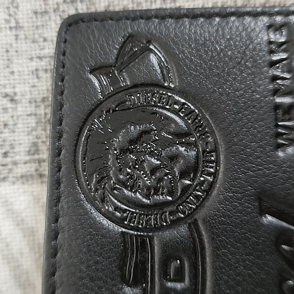 Diesel  Men’s black wallet - Picture 9 of 13